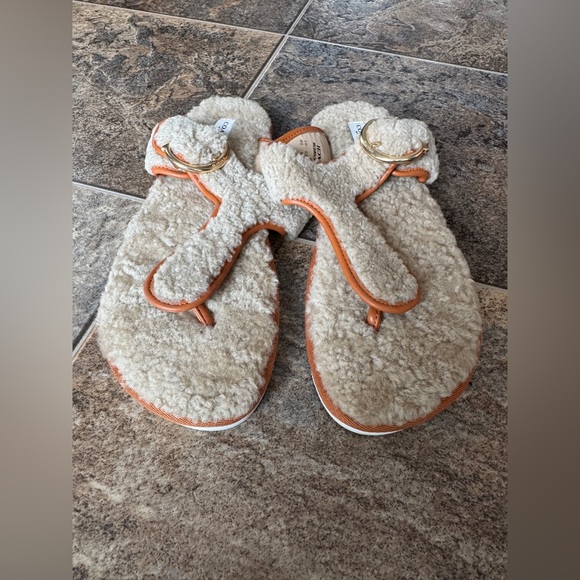 NEW!!! COACH Hollie Shearling Leather C Buckle Flip-Flop Sandals- Women’s 11B - Picture 2 of 10